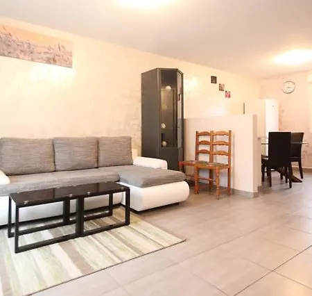 La Maison Tourangelle Будинок відпочинку Тур